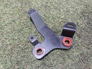 Запчасть кронштейн насоса Porsche Cayenne Turbo 2020