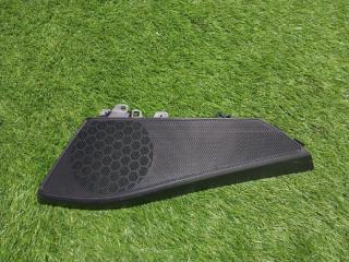 Запчасть крышка динамика двери. правая BMW X7 2021