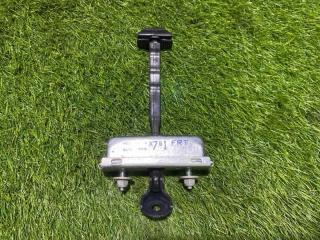 Запчасть ограничитель двери передний правый Land Rover Velar 2019