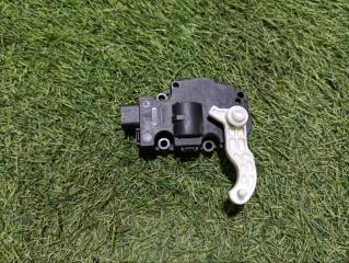 Запчасть моторчик заслонки печки Land Rover Velar 2019