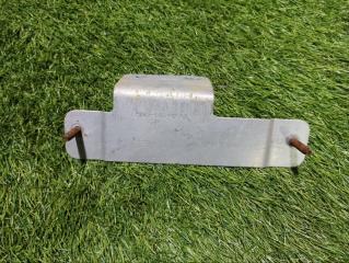 Запчасть кронштейн Land Rover Velar 2019