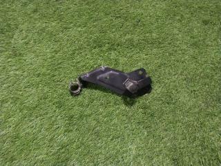 Запчасть кронштейн насоса Porsche Cayenne Turbo coupe 2020