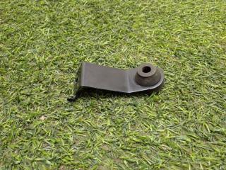 Фото запчасти кронштейн NISSAN X-TRAIL 2017 Б/У запчасть Запчасть кронштейн NISSAN X-TRAIL 2017