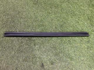 Уплотнитель стекла двери задний Porsche Cayenne GTS 2014