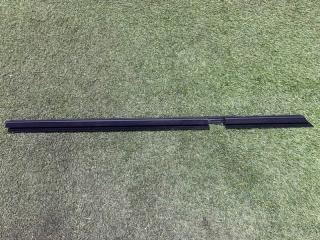 Уплотнитель стекла двери задний правый Mercedes-Benz E class 2020