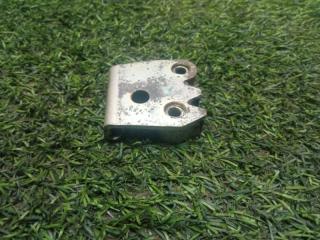 Запчасть ответная часть замка двери задняя правая АЗЛК(Москвич) 412 1989