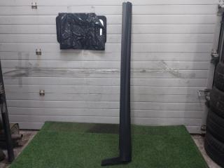 Фото запчасти накладка порога правая Geely Atlas Б/У запчасть Запчасть накладка порога правая Geely Atlas