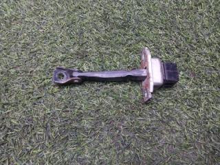 Запчасть ограничитель двери Mitsubishi lancer