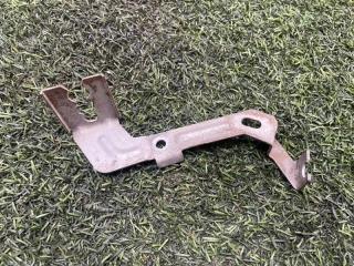 Запчасть кронштейн датчика abs задний правый Land Rover Velar 2019