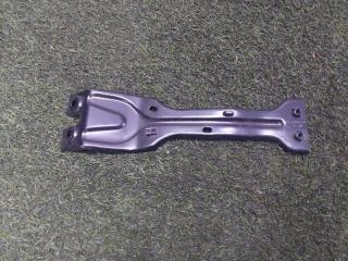 Фото запчасти кронштейн замка капота Geely Atlas Б/У запчасть Запчасть кронштейн замка капота Geely Atlas