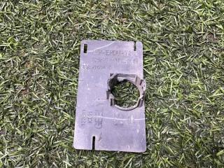 Фото запчасти кронштейн датчика парковки передний правый Geely Monjaro Б/У запчасть Запчасть кронштейн датчика парковки передний правый Geely Monjaro