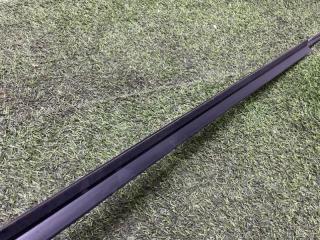 Уплотнитель стекла двери задний правый Granta