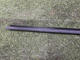 Уплотнитель стекла двери передний правый Granta