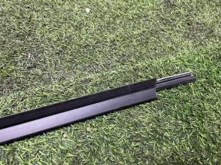 Уплотнитель стекла двери задний левый Granta