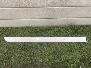 Запчасть накладка двери задняя правая Volvo V50