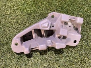 Запчасть кронштейн фары правый Toyota Land Cruiser