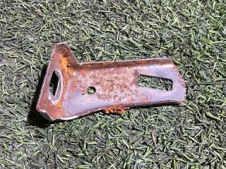 Кронштейн левый BMW 3-Series 2018