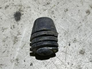 Запчасть отбойник капота Volkswagen Polo