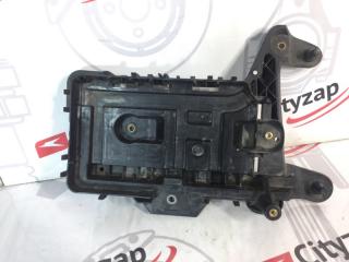 Запчасть площадка аккумулятора VOLKSWAGEN PASSAT 2011-2015