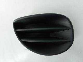 Накладка противотуманной фары правая Toyota Vitz 2005-2007