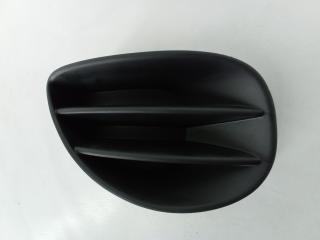 Накладка противотуманной фары правая Toyota Vitz 2005-2007