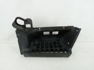 Запчасть подножка передняя левая Isuzu Elf