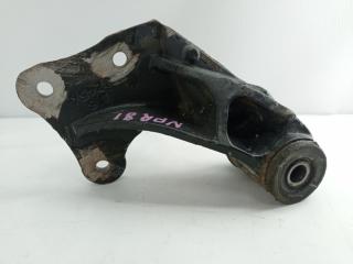 Крепление рессоры заднее левое Isuzu Elf