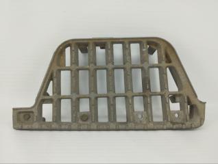 Запчасть подножка передняя правая Isuzu Elf