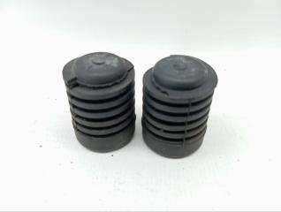 Запчасть отбойник капота Isuzu Forward