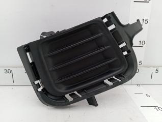 Накладка противотуманной фары правая Toyota Aqua 2011-2014