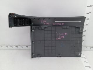 Накладка торпедо левая Elf NKR85A