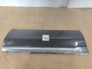 Запчасть накладка на дверь задняя правая Volkswagen Touareg