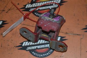 Запчасть крепление двери заднее левое NISSAN AD