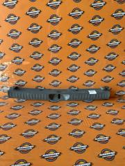 Запчасть пластик замка багажника задний TOYOTA PRIUS ALPHA