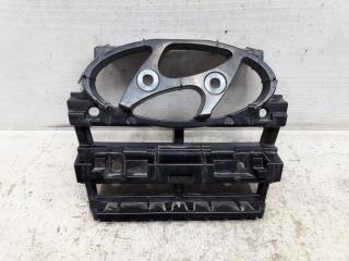 Запчасть кронштейн решетки радиатора Hyundai Creta 2015-