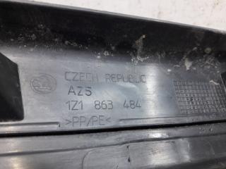 Накладка порога передняя правая Octavia 2004-2013 A5