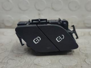 Фото запчасти кнопка центрального замка передняя левая Mercedes-Benz A-Class 2022 Б/У запчасть Запчасть кнопка центрального замка передняя левая Mercedes-Benz A-Class 2022