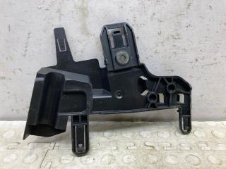 Фото запчасти кронштейн замка двери правый Mercedes-Benz A-Class 2022 Б/У запчасть Запчасть кронштейн замка двери правый Mercedes-Benz A-Class 2022