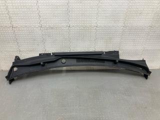 Запчасть жабо Genesis G70 2018