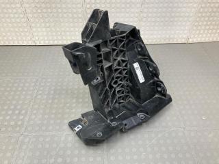 Фото запчасти кронштейн панели передний левый Mercedes-Benz GLE-Class 2018- Б/У запчасть Запчасть кронштейн панели передний левый Mercedes-Benz GLE-Class 2018-