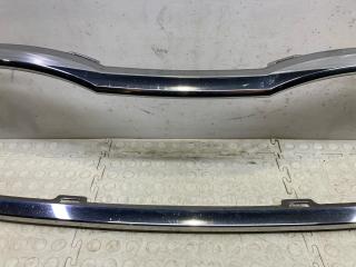 Молдинг решетки радиатора Skoda Rapid