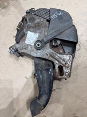 Фото запчасти педаль стояночного тормоза VOLKSWAGEN TOUAREG 2006 Б/У запчасть Запчасть педаль стояночного тормоза VOLKSWAGEN TOUAREG 2006