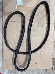 Запчасть уплотнительная резинка передняя левая SKODA OCTAVIA 2006