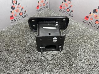 Запчасть кронштейн передний правый Infiniti Q50