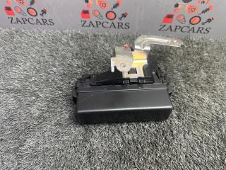 Запчасть блок предохранителей Infiniti Q50