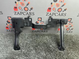 Запчасть кронштейн замка капота Mazda 6
