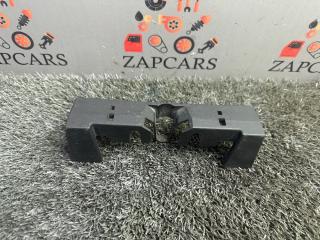 Запчасть накладка замка капота Mazda 3