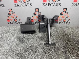 Запчасть кронштейн замка капота Mazda 3