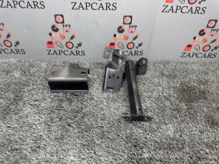 Фото запчасти кронштейн замка капота Mazda 3 контрактная запчасть Запчасть кронштейн замка капота Mazda 3