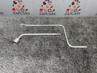 Фото запчасти штатный набор инструментов Mazda 3 контрактная запчасть Запчасть штатный набор инструментов Mazda 3